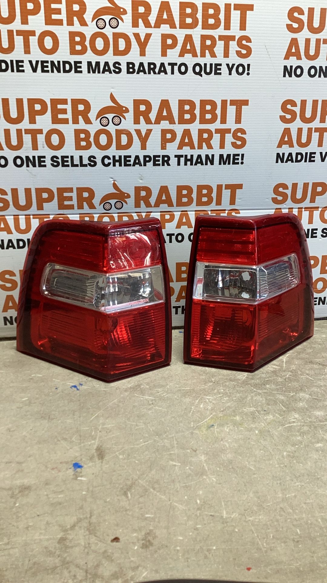 2007 Expedition Tail Light Driver Passenger Halogen Original 2017