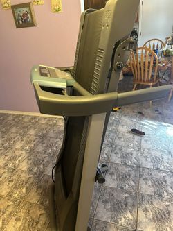 Treadmill Weslo Brand Cadence Ct 5.8 for Sale in Ysleta Sur TX OfferUp