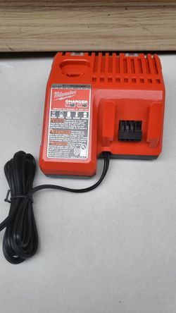 Milwaukee M18 Cargador NUEVO!!! Milwaukee M18 Charger NEW!!!