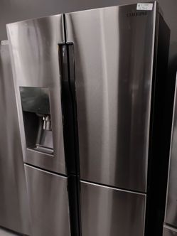 Refrigerador gris SAMSUNG 4 puertas