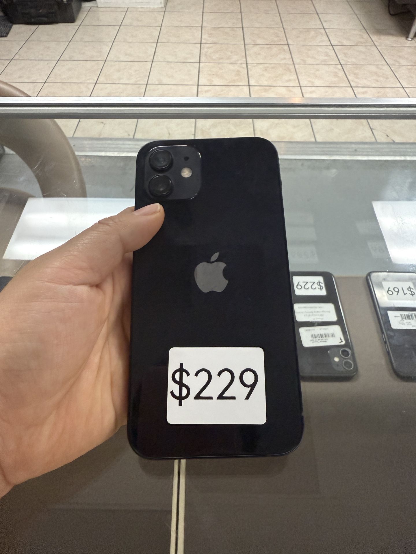 iPhone 12 64GB Unlocked Any Carrier 10/10 Condition