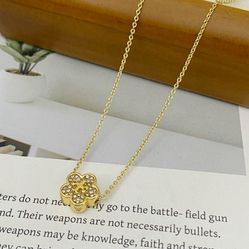 Tory Burch Flower Design Necklace Gold