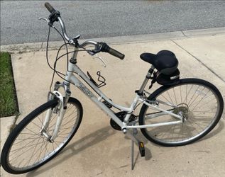 Women's Raleigh Bike