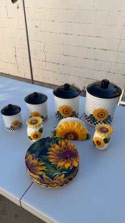 sunflower-themed kitchen décor/serving collection