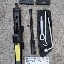 2006-2013 Land Rover LR4 Discovery Emergency Spare Tire Jack Tool Kit Set OEM