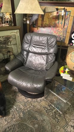 Ekornes stresses leather recliner
