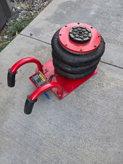 Pneumatic floor jack