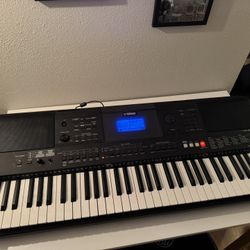 Yamaha PSR-E453 Keyboard