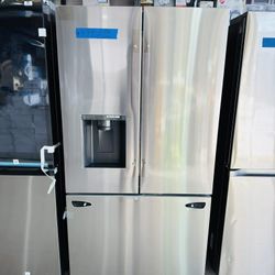 LG 26 cu. ft. Smart Counter-Depth MAX French Door Refrigerator $899 