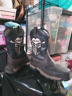 Botas seminuew Ariat medida 9 EE de hombre