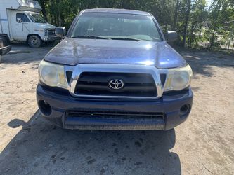 Parting out 2005 Toyota Tacoma 4x2