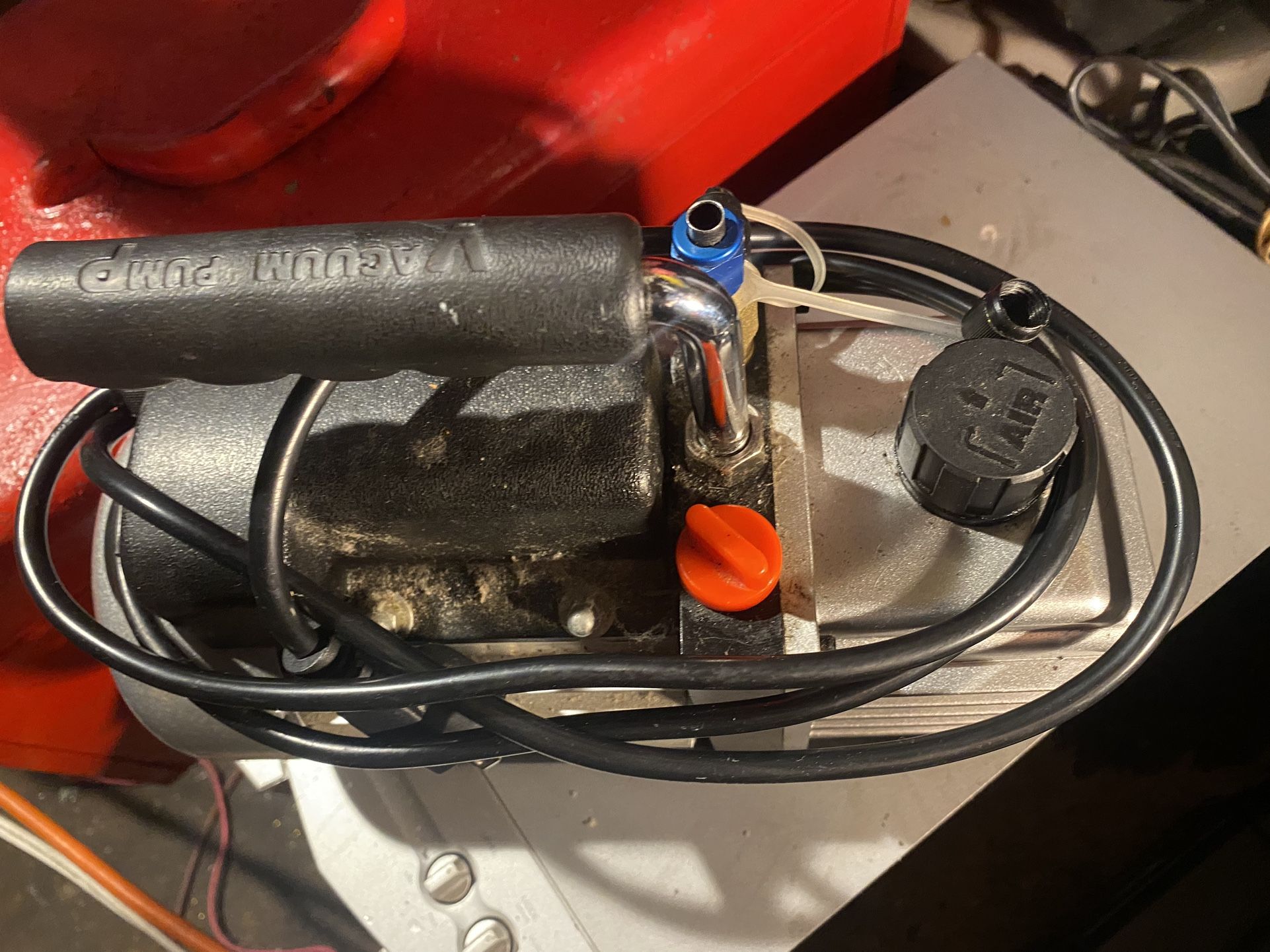 Pittsburgh 98076 2.5 CFM Vacuum Pump for Sale in WA OfferUp