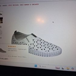 Eric Michael Women's White Flats. Sz 40, NEW2