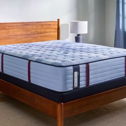 Sealy Mattress.    Queen Posturepedic Pro 14" Queen Tigh Top - Mattress Only.      