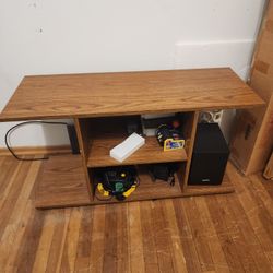TV Stand. 39.5"×14.5"×22"
