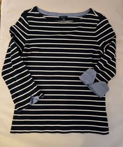 WT #1020 Women's Medium Nautica top 3/4 sleeves, arm & side slits