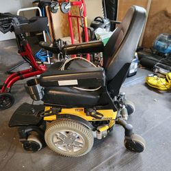Pride Quantum 6 Wheelchair