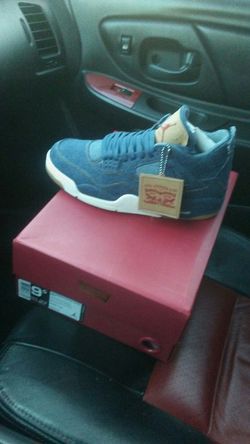 Retro Jordan 4 The LEVI'S Size 9.5