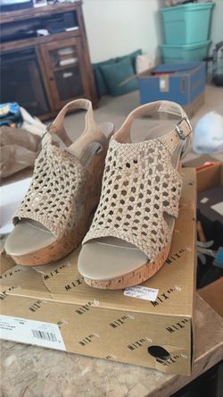 New!!! Mix No. 6 Woven Wedge Sandals size 8M