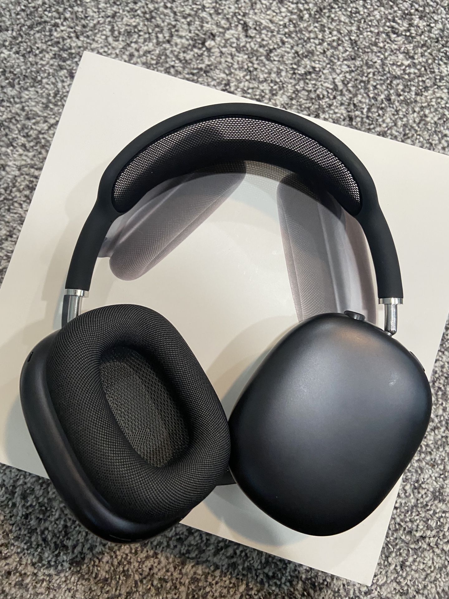 Used AirPods Pro Max Space Gray