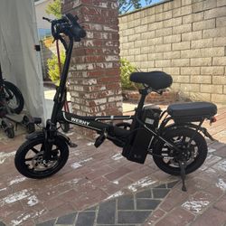 Folding electric bicycle