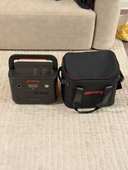 Jackery Explorer 1000 Portable Power Station + Official Carrying Bag | Excellent Condition