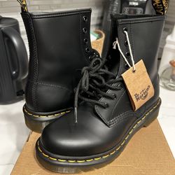 Dr Martens 1460 W Size 6