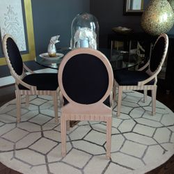 4 Dinning Chairs 