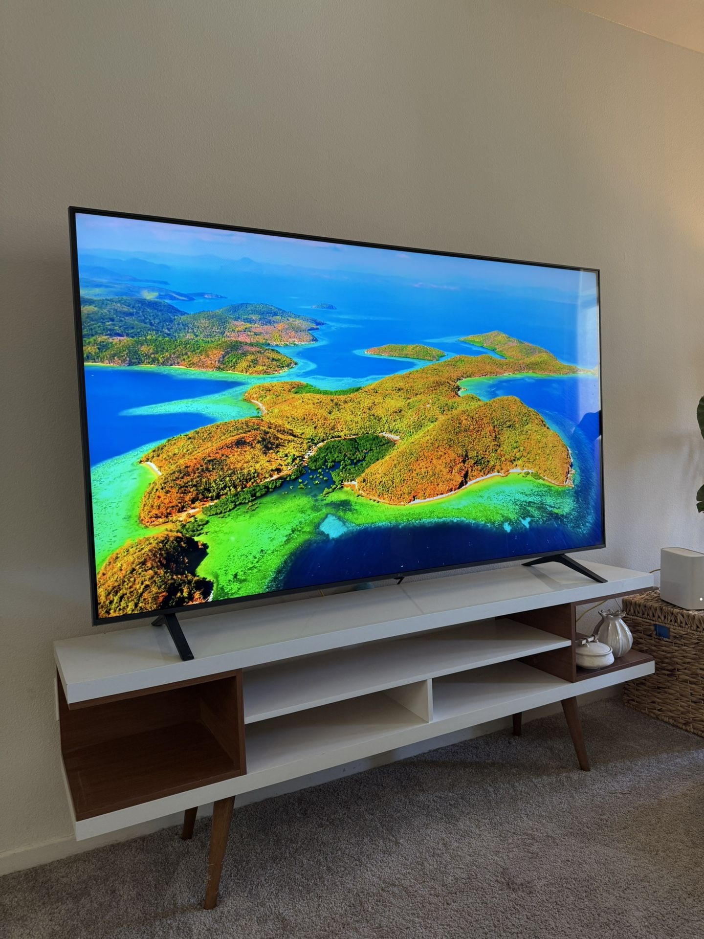 75" UHD 4K TV!
