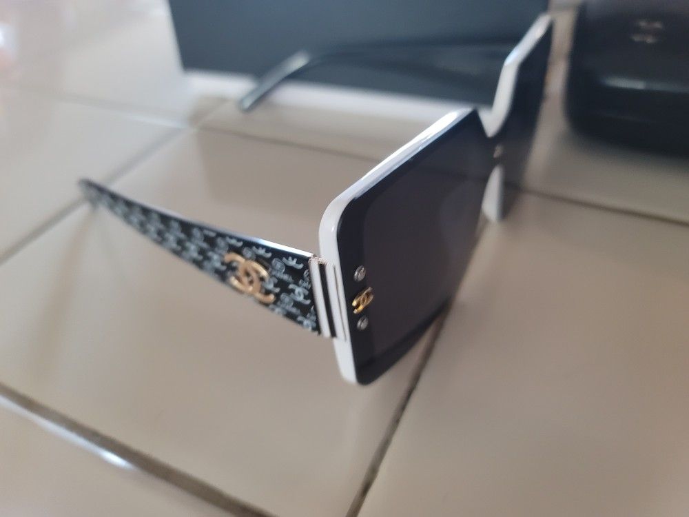 Women's Chanel Sunglasses With Case And Dust Cloth $100 Pickup In Oakdale