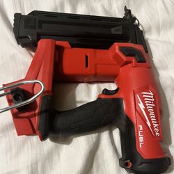 Milwaukee 18 Gauge