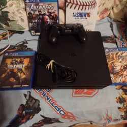 PS4.  Y.  JUEGOS