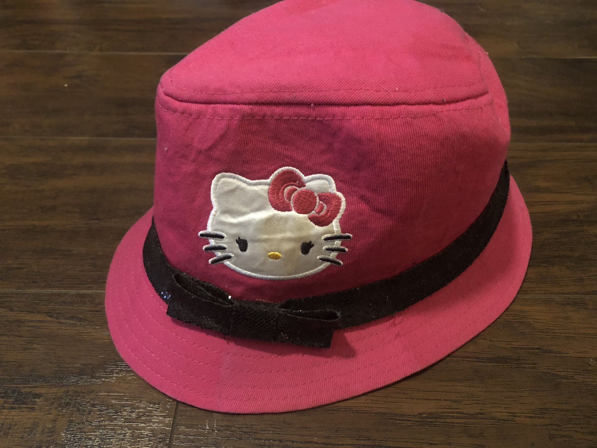 Hello kitty hat