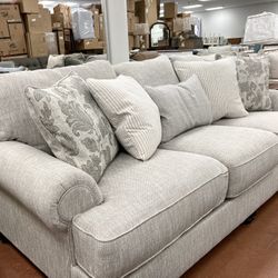 New 98” Sofa  🔥🔥 TAKE IT HOME