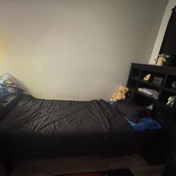 Rooms To Go Twin Bed W/ Mattress 