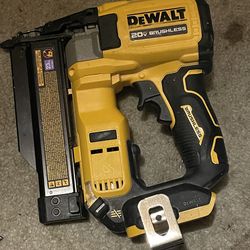 Dewalt ATOMIC 20V MAX Lithium Ion Cordless 23 Gauge Pin Nailer Kit with 2.0Ah Battery and Charger