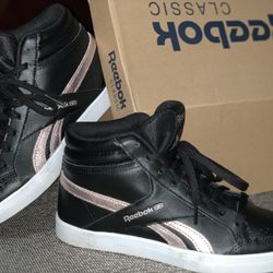 BLACK & ROSE GOLD REEBOKS