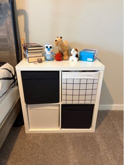 4 Cube Storage Organizer – Clean – Great Condition