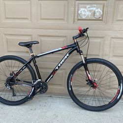 Trek XCaliber 6 Mountain Bike