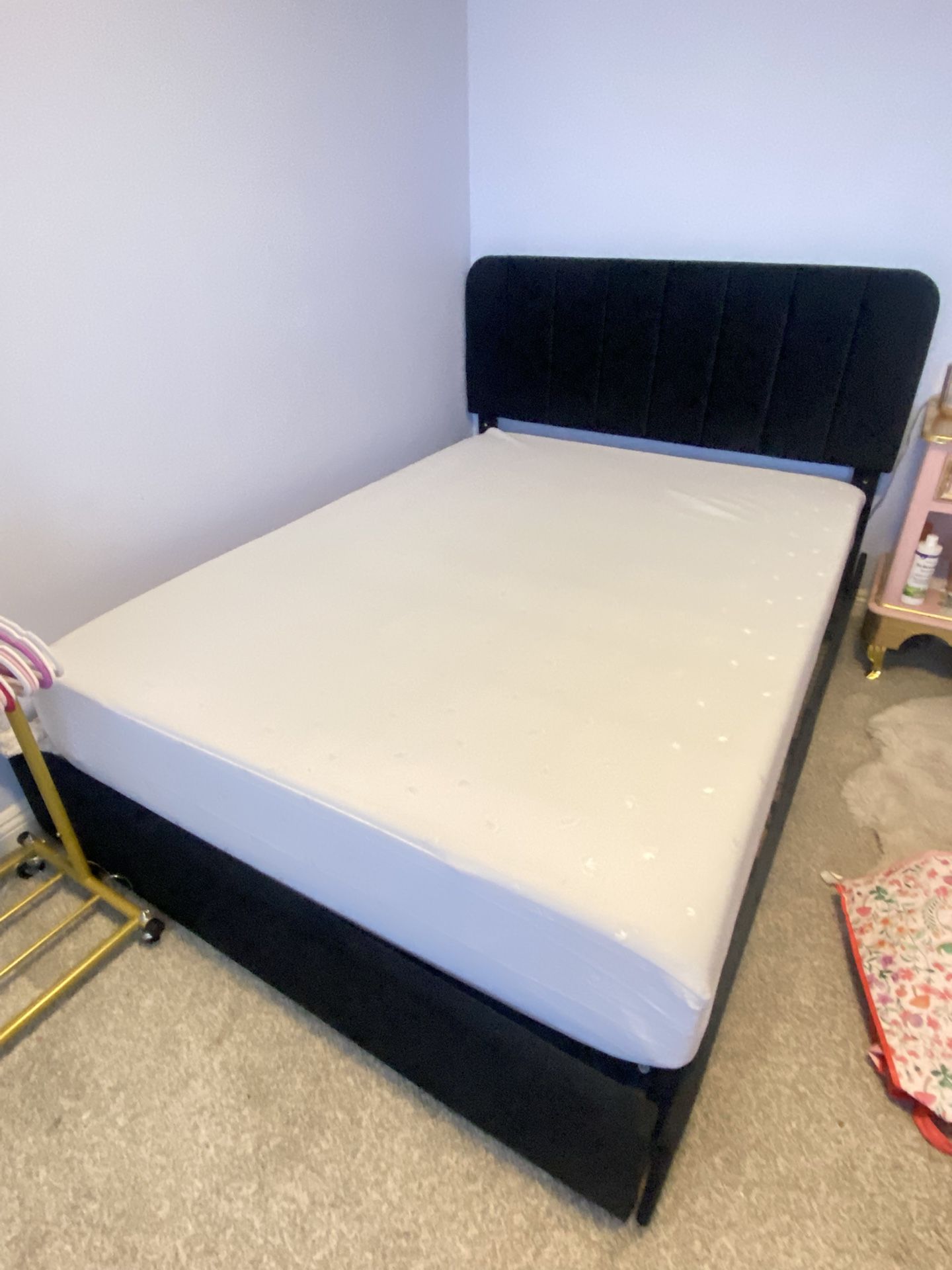 Size Full upholstered Platform Bed Frame And Mattress