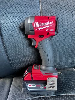 Milwaukee m18 fuel brushless  3 speeds with 5.0ah battery