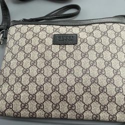 Brandnew Crossbody/wristlet 