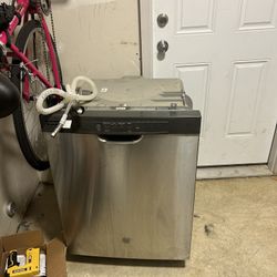 GE Dishwasher For Sale.