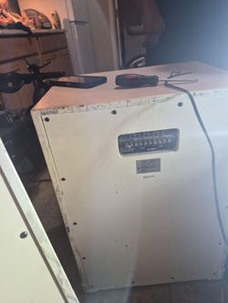 Large Floor Speaker with Bi-Amp Terminals