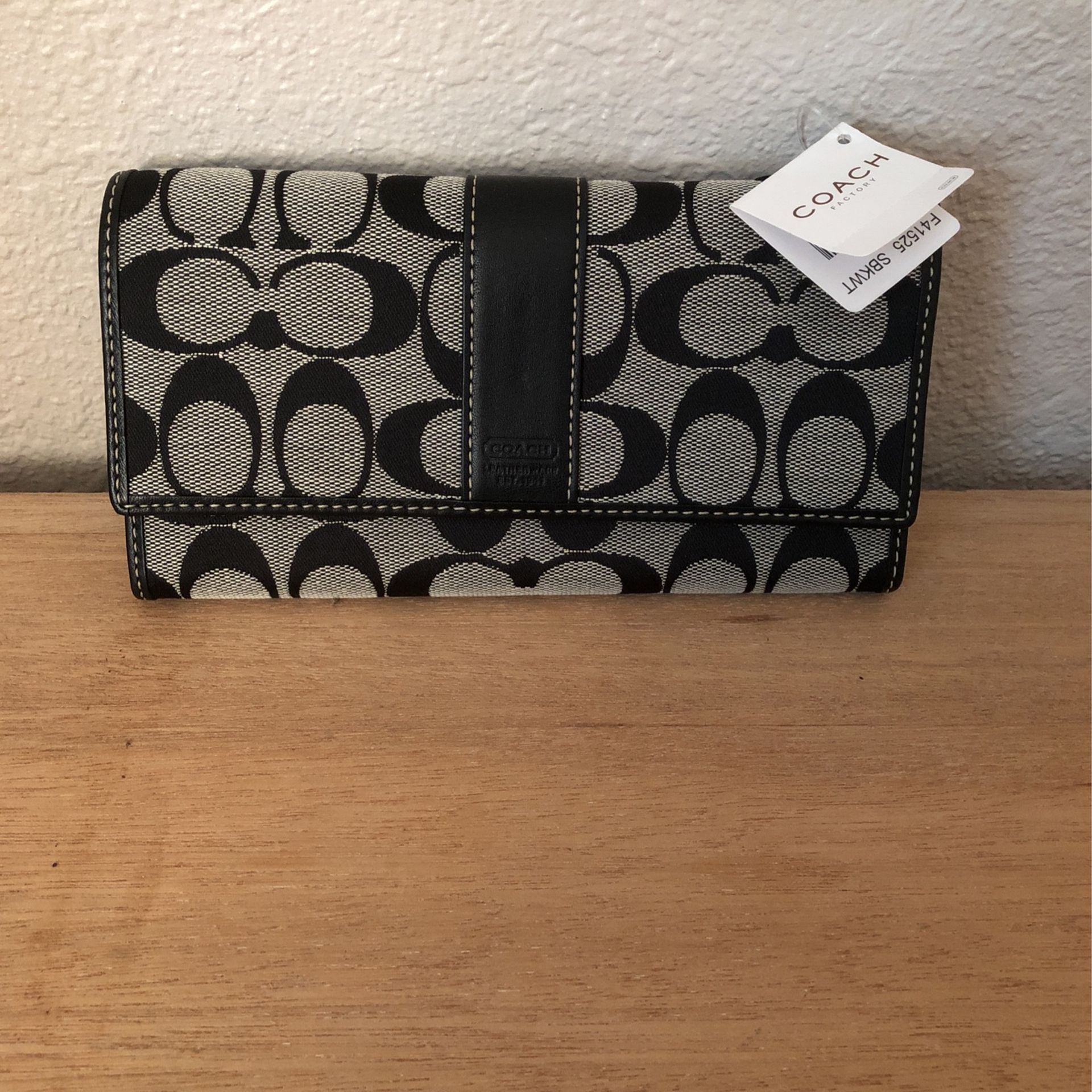 Coach Wallet NWT