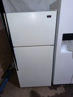 Roper Top-Freezer Refrigerator White