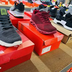 Beautiful Man Tennis Shoes $17