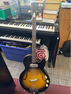 Harmony H22 Hollow body base 1960s