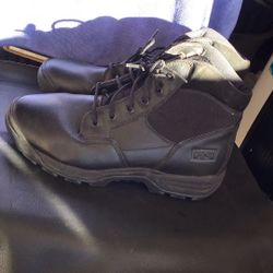Magnum Precision Ultra Lite Waterproof Composite Toe Work Boots Size Mens Size 11.5