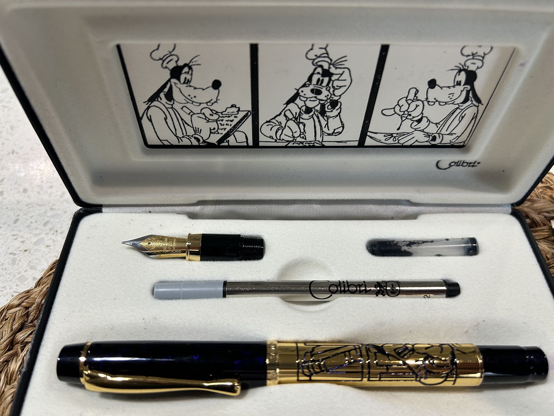 beautiful Walt Disney Goofy Pen by Colibri. New in box with original paper located in lake Nona